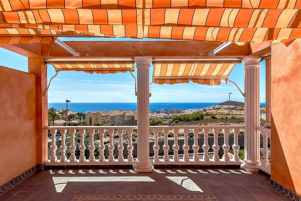 Villa In Los Cristianos Los Cristianos (Tenerife) Exterior photo